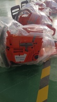 Gergaji Mesin Hus 395XP 93.6cc 7.0HP 5.2kW 24 Inci Tugas Berat Profesional Berbahan Bakar Bensin untuk Penebangan Hutan oleh 372xp