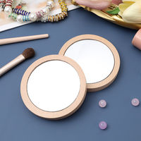 Cermin meja Mini kayu bambu rias tangan saku rias tangan Logo ukir kustom ramah lingkungan Modern portabel untuk Hari Jadi