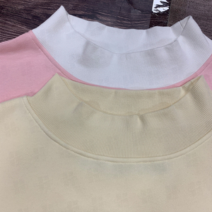 เสื้อสเวตเชิ้ตผู้หญิงสไตล์คลาสสิคสำหรับฤดูใบไม้ร่วง แต่งคอปักลายตัดสี ทรงโอเวอร์ไซส์ คอเต่า - Product Image 6
