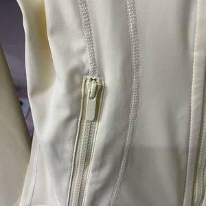 Chaqueta <span class=keywords><strong>de</strong></span> yoga personalizable para mujer con cremallera completa - Chaqueta deportiva ajustada, transpirable, ecológica, con cremalleras doradas, elástica para gimnasio - Product Image 2
