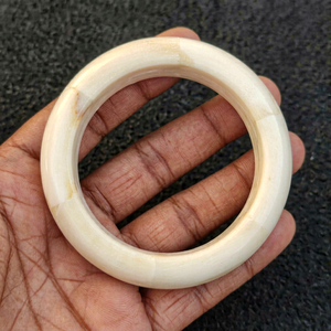 Bracelets en os de buffle naturel, fabriqués à partir d'os de buffle, adaptés aux créateurs de bijoux, idéaux pour la revente - Product Image 1