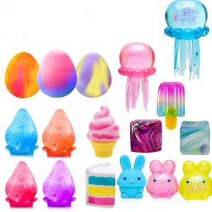 Nouveau produit Nedoh : Ensemble de jouets de crème glacée réalistes en forme de torche, cône et tube, style dessin animé doux, en matériau EVA promotionnel, unisexe - Product Image 1