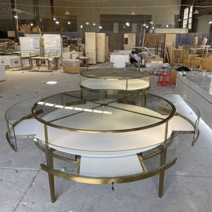 <span class=keywords><strong>Vitrina</strong></span> <span class=keywords><strong>de</strong></span> lujo para joyería, <span class=keywords><strong>vitrina</strong></span> <span class=keywords><strong>de</strong></span> mostrador <span class=keywords><strong>de</strong></span> cristal para joyería dorada, <span class=keywords><strong>vitrina</strong></span> redonda <span class=keywords><strong>de</strong></span> acero inoxidable para productos - Product Image 1