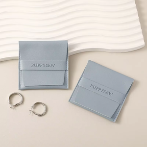 Bolsa de Joyería Cuadrada Ligera de Microfibra de Alta Calidad de 8*8CM, Embalaje de Regalo Hecho a Mano para Pendientes, Collar, Logotipo Personalizado - Product Image 2