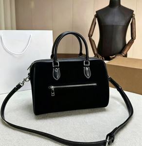 Prodotti di Tendenza 2026: Borsa Boston Classica di Lusso da Donna in Pelle Scamosciata, Borsa a Spalla e a Tracolla Versatile Stile Vintage - Product Image 2