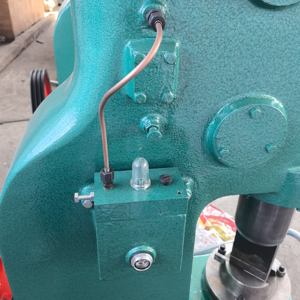 Martillo Motorizado Autónomo C41-20kg 220V para Forja de Herrero - Product Image 6