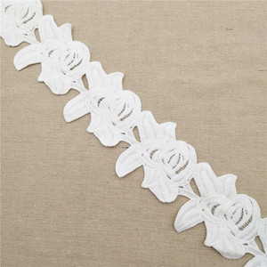 Adornos de encaje de algodón de alta calidad con patrón floral bordado decoraciones de rollo liso de lujo para ropa de boda tamaño de patio - Product Image 1