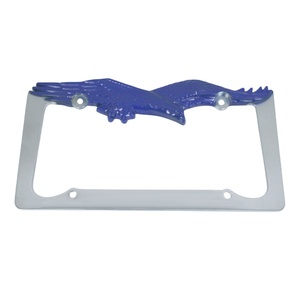 Cadre de plaque d'immatriculation de style américain en alliage de zinc avec finition chromée - Product Image 1