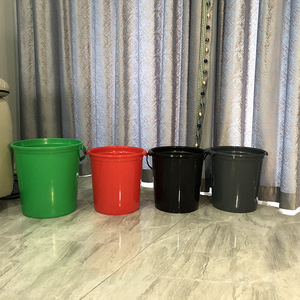 Cubo de basura portátil con tapa de 20L, cilíndrico, de material PP, para uso en cocina, interior y exterior. - Product Image 1