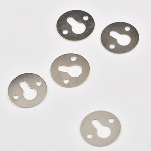 Cadres photo ronds en forme de gourde, pièces suspendues en acier laminé à froid, portes d'armoires argentées, design industriel, installation par visserie - Product Image 1