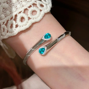 Bracelet hypoallergénique en argent sterling 925, chaîne tennis en moissanite, fournisseur de bijoux en gros, livraison rapide pour femmes - Product Image 1