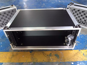 Console de mixage professionnelle haut de gamme, flight case en aluminium, étanche, châssis personnalisable OEM/ODM - Product Image 1