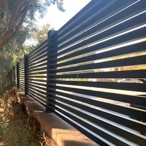 Panneaux de clôture en alliage d'aluminium à lames verticales pour extérieur, design éco-responsable, revêtement poudré pour <span class=keywords><strong>jardin</strong></span> et cour arrière - Product Image 2