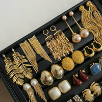 Boucles d'Oreilles Pendantes Grand Modèle Rétro Chic à Pompons et Pierres, en Alliage Tendance, de Luxe Vintage pour Femme