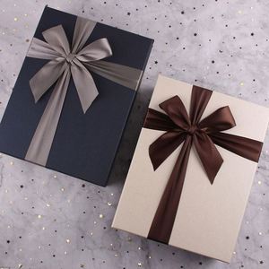 Factory Price Customizable 10*12*5cm Cosmetic <b>Gift</b> <b>Box</b> Many Colors Available Paper Handle <b>Box</b> - Product Image 1