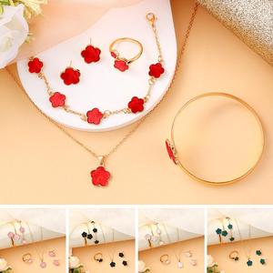 Set di gioielli Lucky Five Petal Flower Clover, collana, orecchini, anello, bracciale per donna, accessori per feste alla moda - Product Image 6
