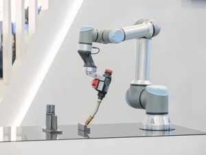 <span class=keywords><strong>Robot</strong></span> de sobremesa compacto UR3e Cobot de 3kg de carga útil Rotación de muñeca de 360 ° Fabricación ágil para tareas de PCB de montaje de luz - Product Image 5