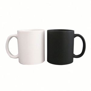 Mug en céramique de grès personnalisé couleur unie avec poignée, idéal comme cadeau promotionnel d'entreprise – Fournisseur Design Factory - Product Image 3