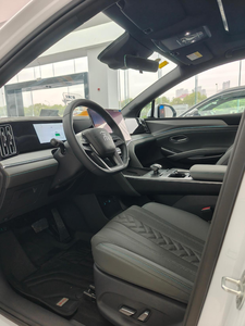 BYD Song L, Auto Eléctrico SUV Mediano de 5 Puertas y 5 Asientos, Volante a la Izquierda, Euro VI, Distancia entre Ejes de 2500-3000 mm, Suspensión de Doble Horquilla, Auto Usado - Product Image 3