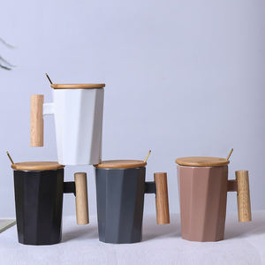 Cadeaux IStapromo, tasse à café de style nordique en céramique, avec poignée en bois créative, couvercle et cuillère, cadeau pour les événements de bureau et les fêtes - Product Image 1