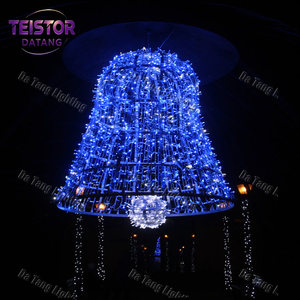 Guirlande lumineuse LED en forme de cloche de Noël pour rues extérieures, espaces publics et décorations saisonnières commerciales - Product Image 3