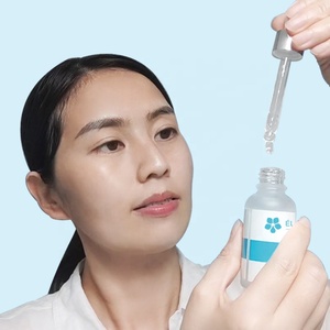 Suero 4 en 1 Blanqueador, Iluminador, Hidratante y Nutritivo con Niacinamida, Ácido Hialurónico, Vitamina C y E, Antiarrugas y Exfoliante para el Rostro, OEM - Product Image 5