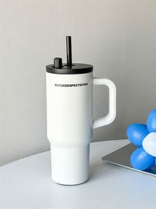 Gobelet de voyage isotherme 720 ml en acier inoxydable à double paroi avec poignée et couvercle à paille - Product Image 3