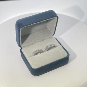 Pendientes de latón chapados en oro Tianyu Gems con circonita cúbica blanca tallada en esmeralda, un diseño clásico y moderno. - Product Image 5