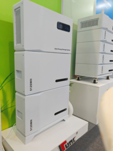 ระบบพลังงานแสงอาทิตย์แบบปรับขนาดได้ 10KW เป็นมิตรกับสิ่งแวดล้อม สำหรับบ้าน 5KW-20KW ระบบไฮบริดคลื่นไซน์บริสุทธิ์ แบตเตอรี่ลิเธียมไอออน ตัวควบคุม MPPT ปรับแต่งได้ - Product Image 5