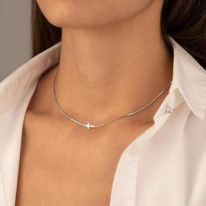 होवसाक उच्च फैशन सोने के गहने 18k सोने की प्लेटेड थोक स्टेनलेस स्टील मल्टीलेयर महिलाओं के लिए मुक्त क्रॉस हार - Product Image 2