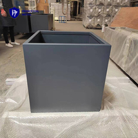 Kotak Penanam Aluminium Persegi Modular Luar Ruangan Berlapis Bubuk Hitam Kustom dengan Lubang Drainase Gaya Australia untuk Taman