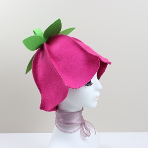Chapeau de sauna en pure laine de couleur fuchsia électrique avec des feuilles vert néon qui osent affronter la chaleur pour aller plus loin - Product Image 4