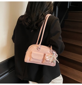 Borsa a Spalla da Donna di Alta Qualità in Morbida Pelle PU, Piccola Borsa da Viaggio Sottobraccio di Lusso per Ragazza dai Colori Caramella - Product Image 3