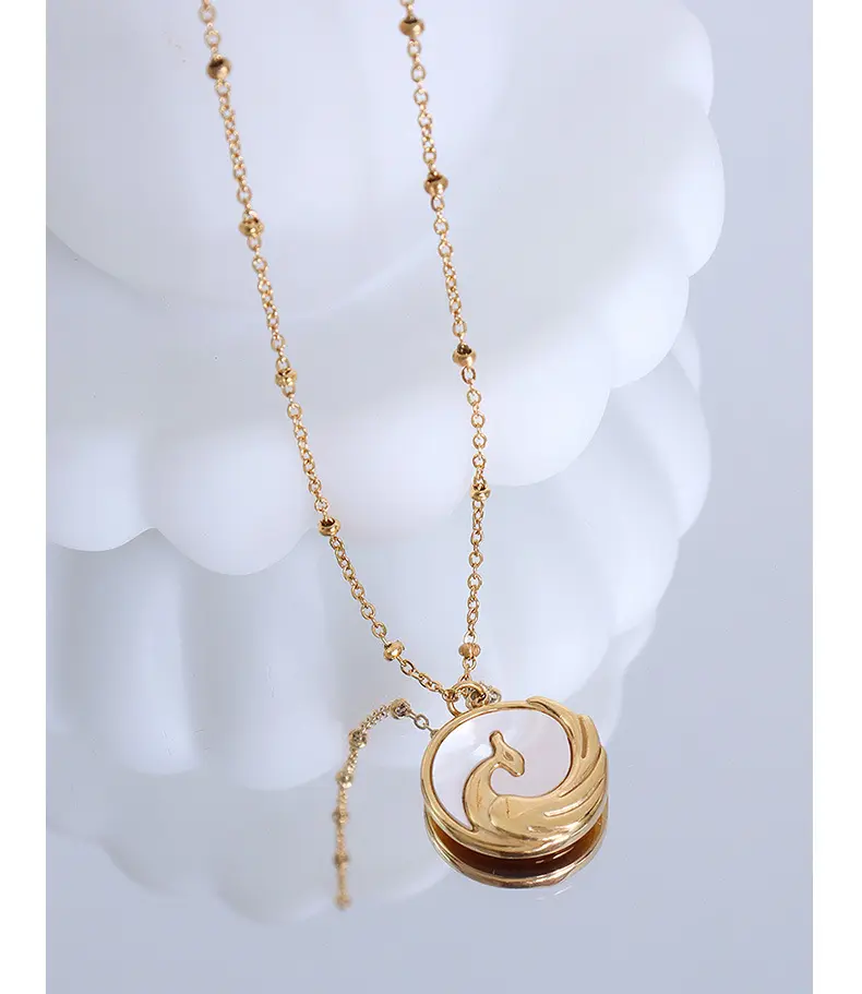 Personality Waterproof Jewelry White Seashells Necklaces 18k Gold Plated Stainless Steel Phoenix Inlaid Round Pendant Necklaces