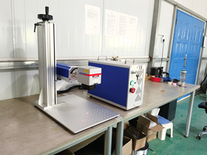 Petite machine de marquage laser à fibre portable de haute qualité 20W 30W 50W pour la gravure et le marquage de numéros, lettres et logos - Product Image 2