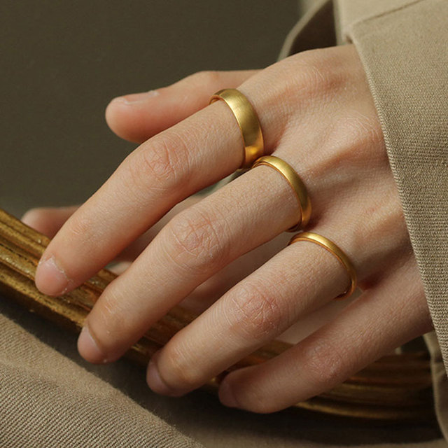 High Color Retention PVD Gold Plated Minimalist Classic Plain Ring Glossy Stainless Steel Ring for Women