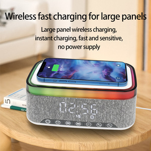 Lámpara Digital Magnética Multifuncional de Tela con Reloj Despertador RGB, Cargador Inalámbrico, Altavoz BT, Carga Rápida, Caja de Regalo para Navidad - Product Image 3