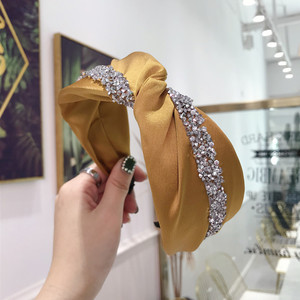 Nuovi accessori per fasce per <span class=keywords><strong>capelli</strong></span> primavera estate fascia per <span class=keywords><strong>capelli</strong></span> con avvolgimento a <span class=keywords><strong>strisce</strong></span> di diamanti nuova fascia per <span class=keywords><strong>capelli</strong></span> con bordo largo in tessuto tinta unita - Product Image 3
