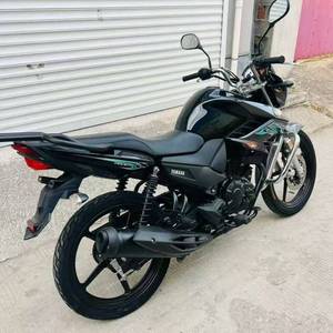 Motocyclette de tourisme <span class=keywords><strong>Yamaha</strong></span> FZ125 d'occasion vendue directement par le fabricant, équipée d'un moteur monocylindre 125cc à quatre temps refroidi par air, à essence. - Product Image 5