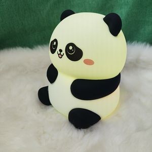 Lámpara Nocturna de Silicona Slap Panda, Control Táctil, Cambio de Color LED, Lámpara de Noche para Niños, Recargable por USB, Lámpara Suave para Guardería - Product Image 6