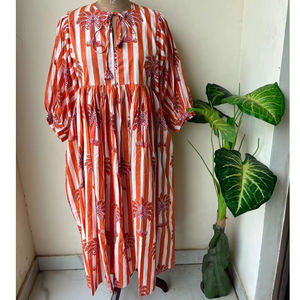 Vestido Midi Floral Estampado Digital de Algodón Ecológico Hecho a Mano con Cuello Redondo y Cierre de Cordón para Mujer, Verano - Product Image 1