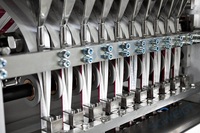 Machine de remplissage et d'emballage automatique électrique numérique multi-voies haute productivité pour sachets de petites doses d'épices, de produits chimiques et de produits à sceller sur papier