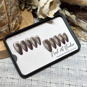<span class=keywords><strong>Uñas</strong></span> Postizas Acrílicas Hechas a Mano de Alta Calidad con Base Morada y Puntas Doradas, Venta al Por Mayor - Product Image 2