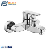 Robinet de douche mural moderne en acier inoxydable chromé OEM avec mitigeur eau chaude/froide à poignée unique et cartouche céramique