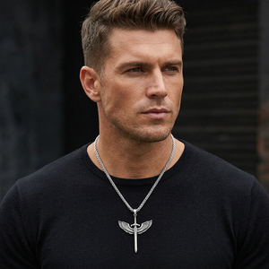 Collar con Colgante de Espada Maestra de Acero Inoxidable, Estilo Punk Retro Personalizado de Merryshine <span class=keywords><strong>Demonslayer</strong></span>, con Diseño de Alas de Águila y Plumas - Product Image 4