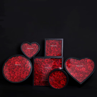 Best-seller Heart Box Color Box Boîte à fleurs avec animal de compagnie peut être personnalisé Logo Les couleurs et les tailles conviennent à l'emballage de cadeaux.