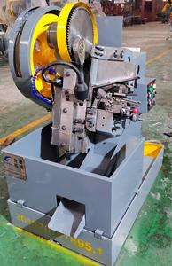 เครื่องรีดเกลียวเย็นกึ่งอัตโนมัติสำหรับชิ้นส่วนแกนโบลต์งานก่อสร้าง มอเตอร์ใหม่ เครื่องจักรเฮลิง สแตนเลส - Product Image 3