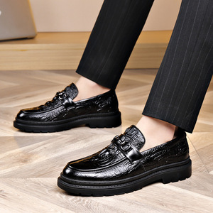 Mocassins en cuir de crocodile marron pour hommes, semelle souple, chaussures de conduite élégantes, style décontracté pour jeunes - Product Image 4