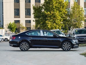 <span class=keywords><strong>Skoda</strong></span> Superb <span class=keywords><strong>2021</strong></span> Automatica Turbo in Pelle R17 Guida a Sinistra Telecamera Fari LED Tetto Apribile per Spostamenti Urbani e Lunghe Distanze - Product Image 4