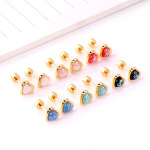 ต่างหูสแตนเลสสีทอง ดีไซน์เรียบง่าย ประดับคริสตัลเพทายทรงดาว - Product Image 3